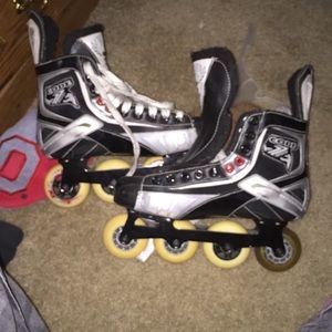 Tour 8 skates
